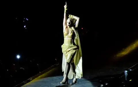 ladygaga_760x480_couv